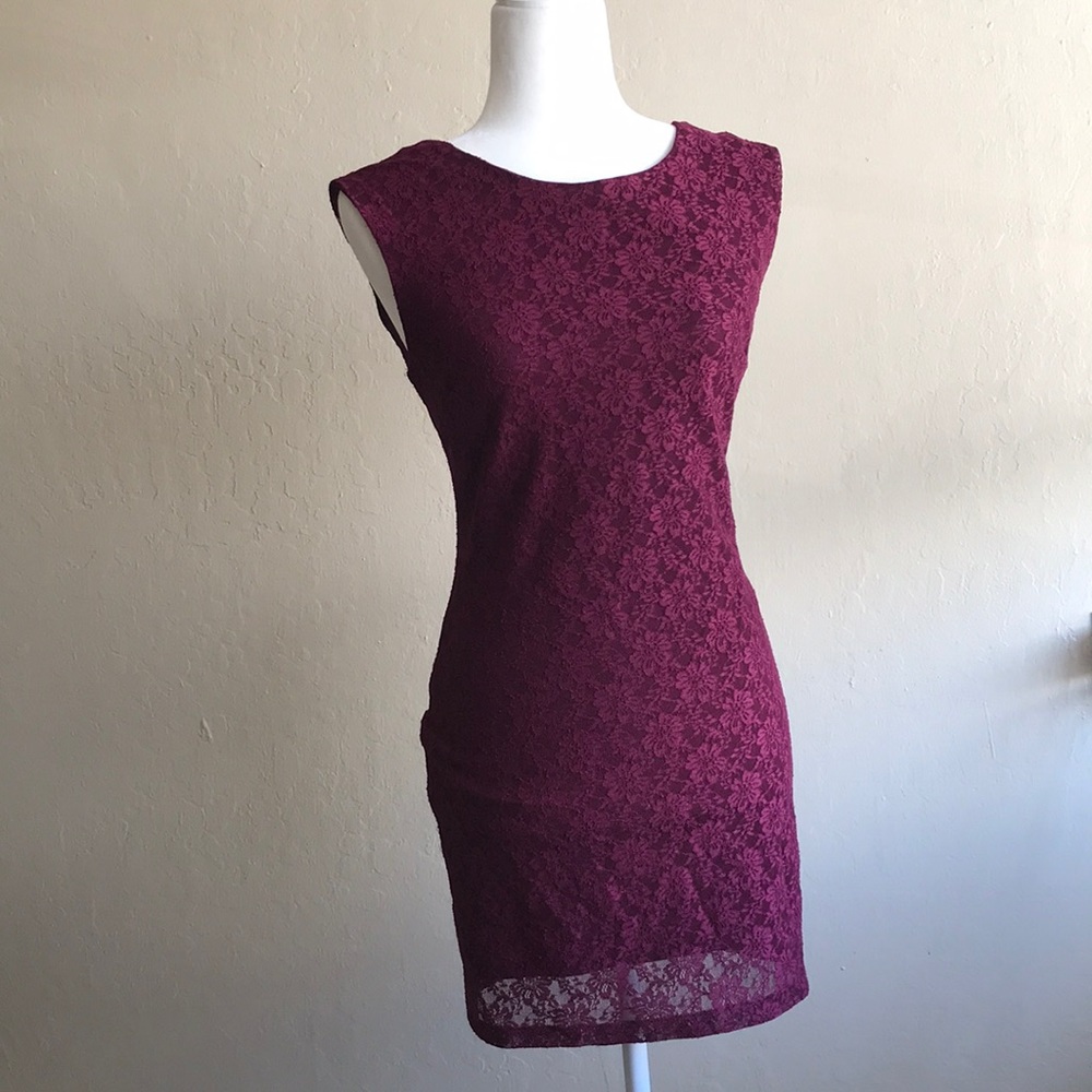 Maroon floral lace bodycon mini dress